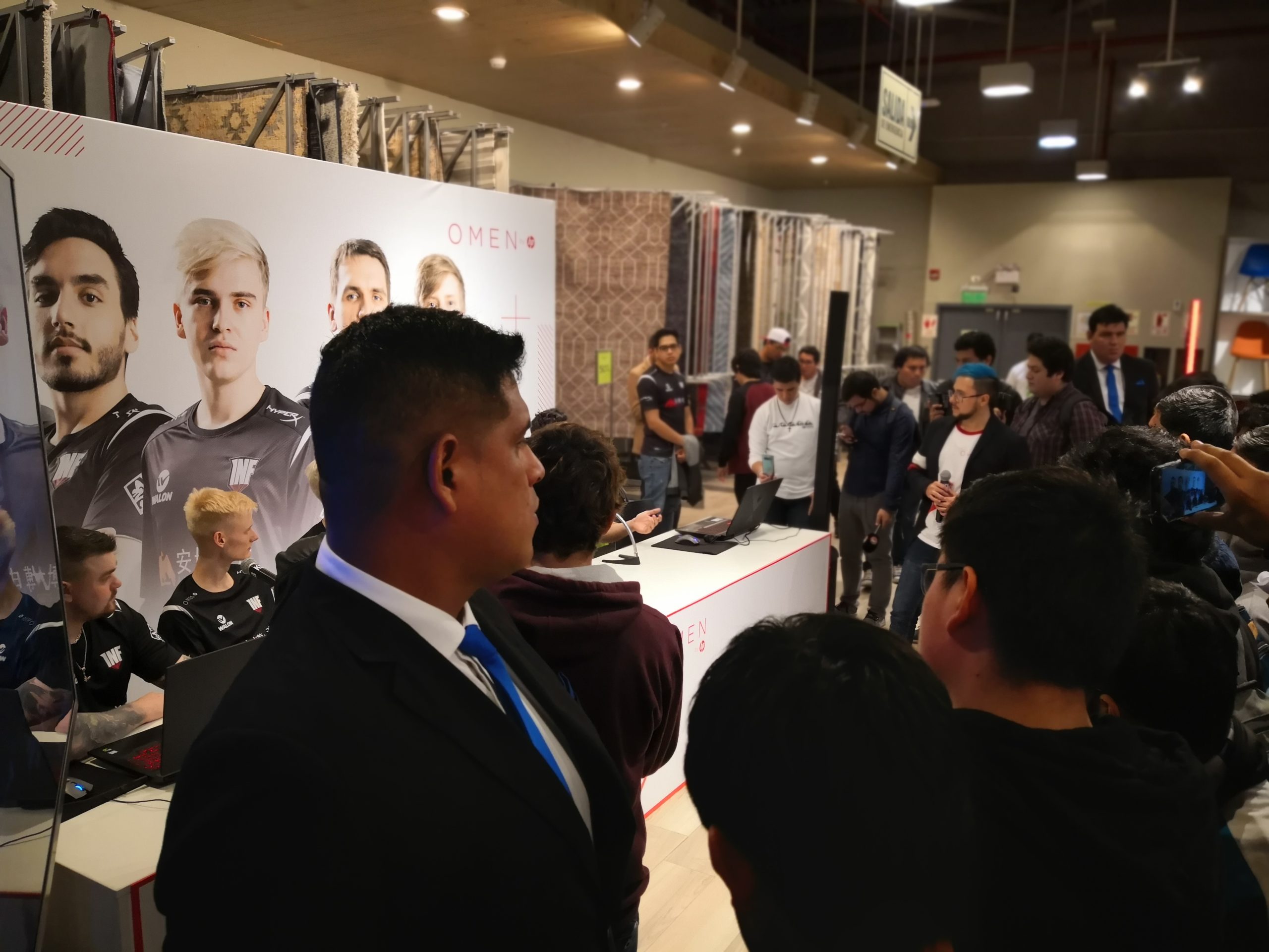 Anfitrión de control GRECO en un evento